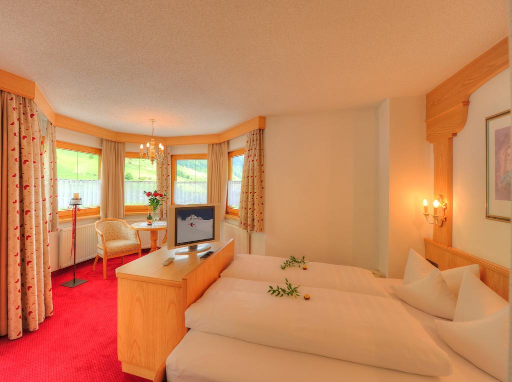 Hotel Verwall Ишгъл Стая снимка